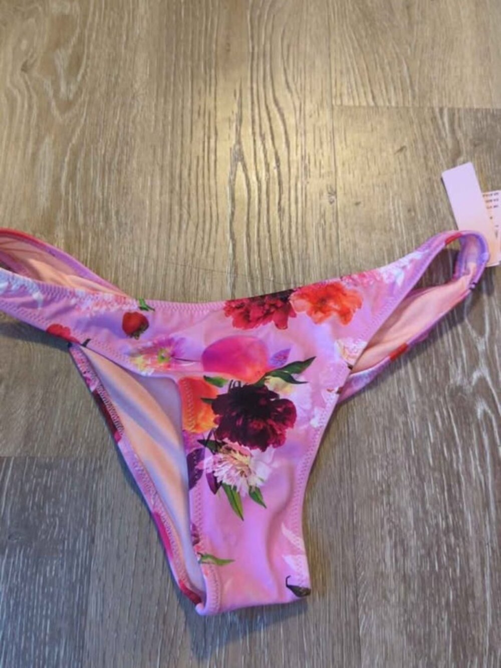 · Victoria's Secret Pink Floral Bikini Bottom New with Tags medium